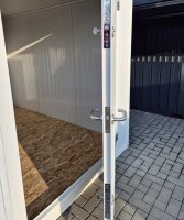 2m Isolierter Lagercontainer in RAL 9002 inkl. großer Einflügeltür